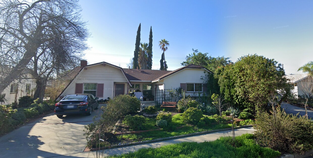 Foto del edificio - 23750 Hartland St