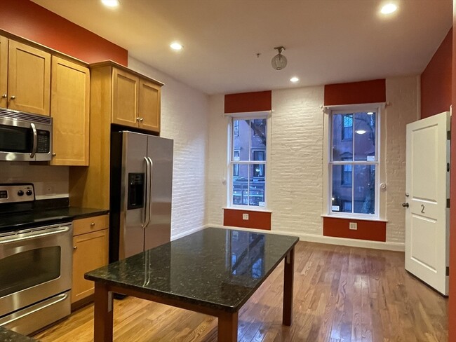 Foto del edificio - 58 E Springfield St