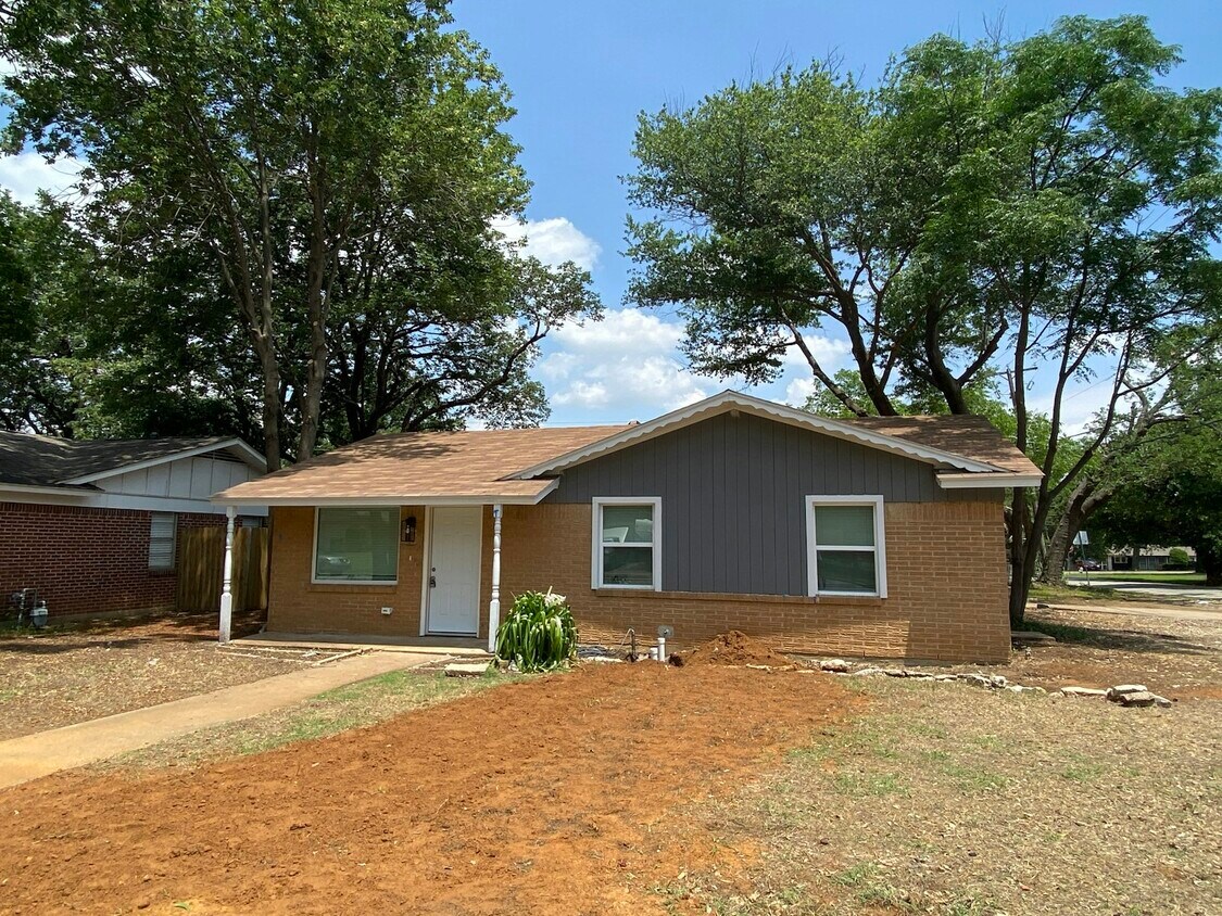 Photo - 1001 Paula Drive