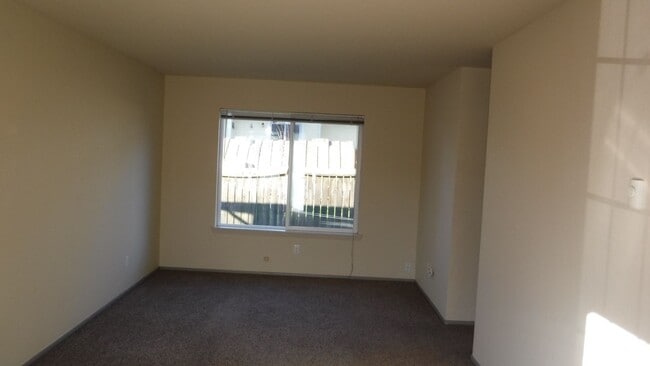 Building Photo - rcy237