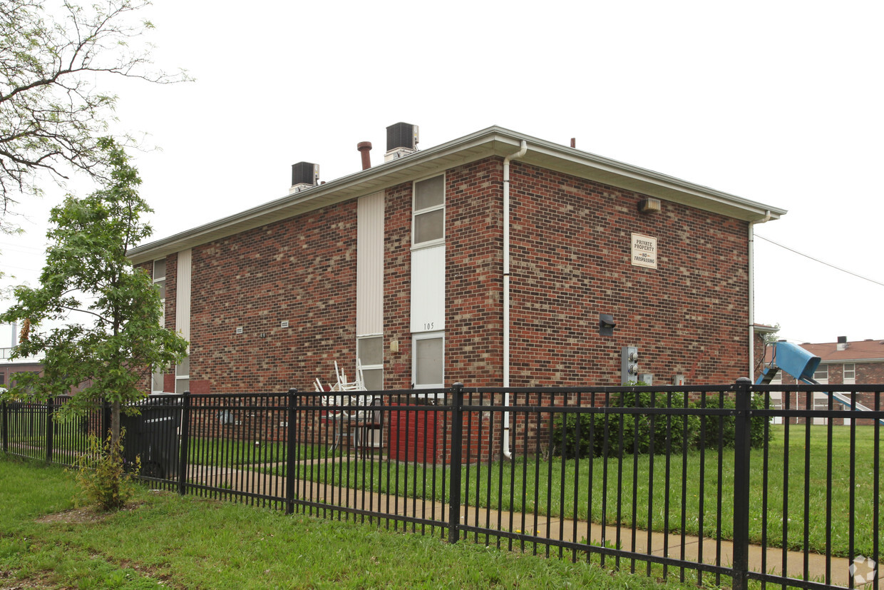 Building Photo - Greenwood Apartments