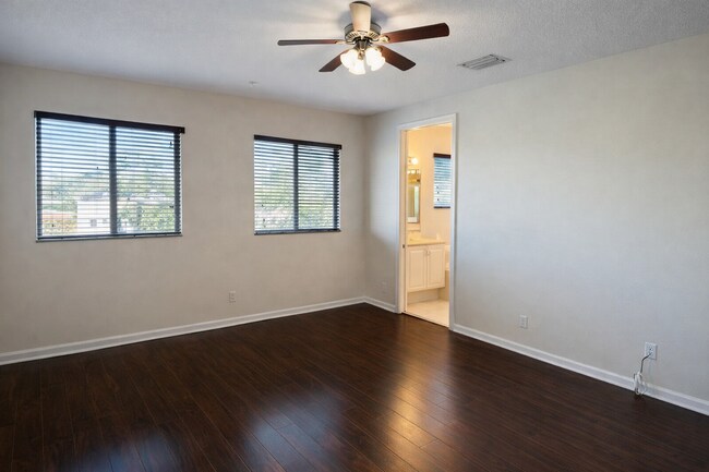 Foto del edificio - 4390 Berkshire Wharf Dr