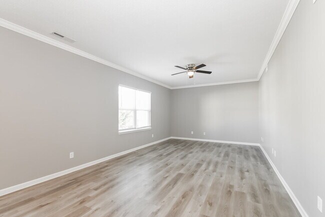 Foto del edificio - 15346 Keech Ct