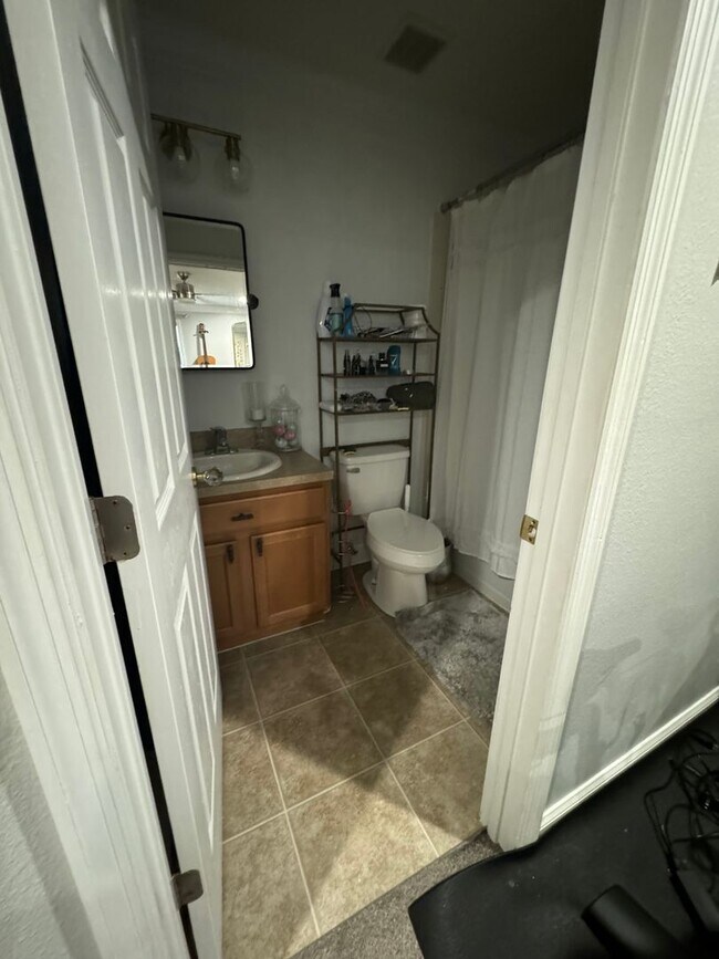 Foto del edificio - Beautiful 2 Bed, 3 Bath Townhome in Winter...