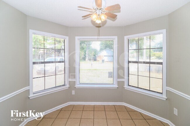 Building Photo - 2515 Laurelcrest Dr