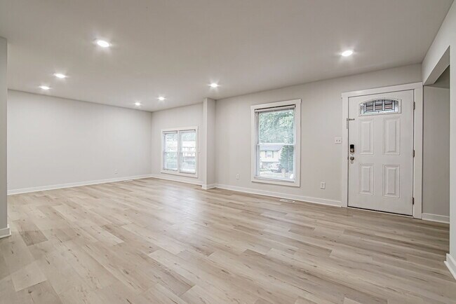 Building Photo - 3213 Burntwood Cir