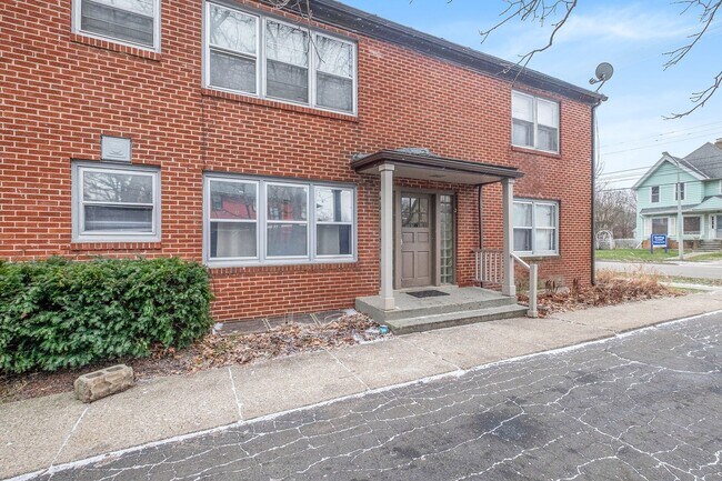 Foto del edificio - 1117-1119 S Westnedge Ave