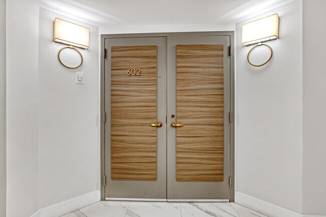 Foto del edificio - 5200 N Ocean Dr