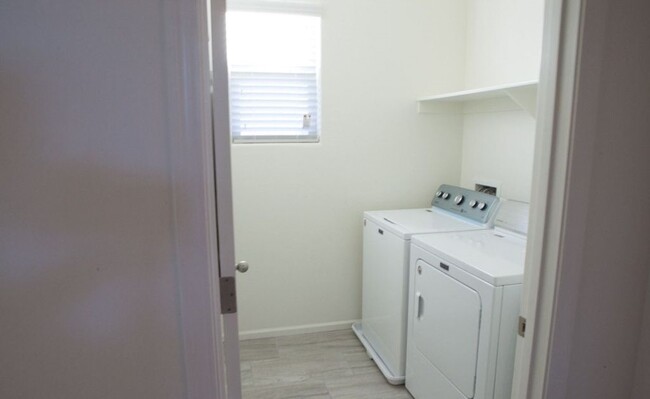 Laundry Room - 3170 S Mingus Dr