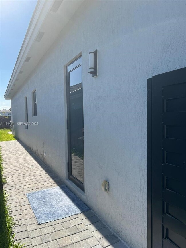 Foto del edificio - 1840 SW 144th Ave