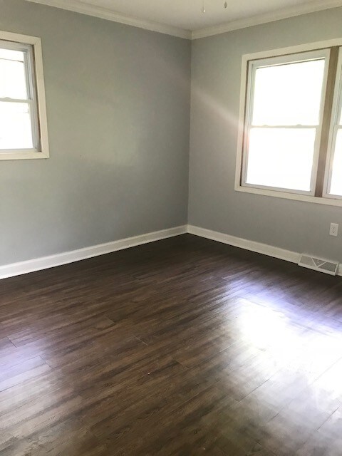 Building Photo - 558 Gibson Dr NW