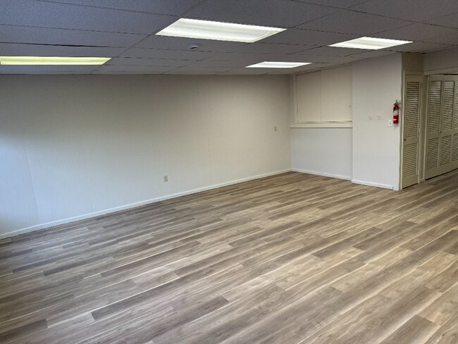 Foto del edificio - 185 N Main St