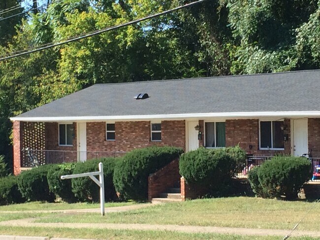Building Photo - 1203 John Exum Pky