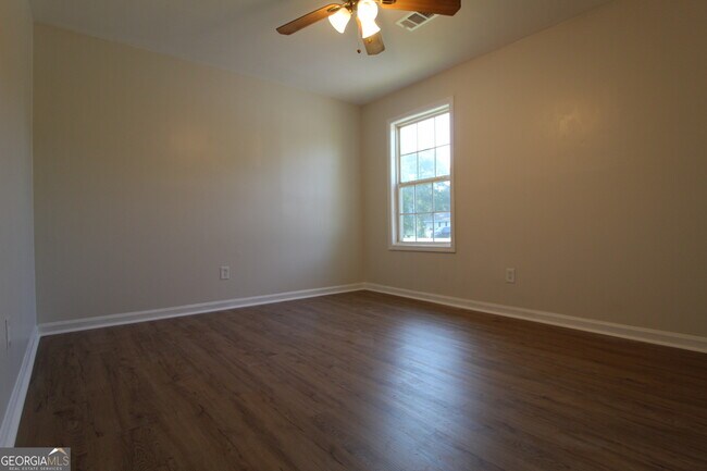 Foto del edificio - 157 Long Station Rd
