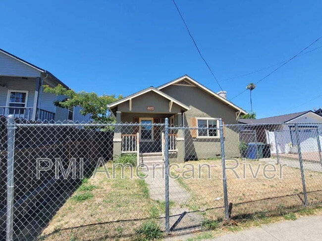 Building Photo - 4413 Parker Ave