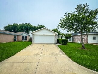 Building Photo - 10616 Shadywood Dr