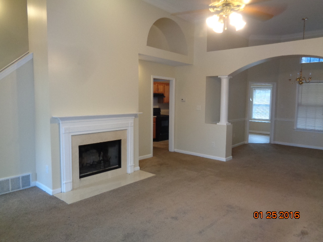 Building Photo - 5595 Autumn Valley Dr