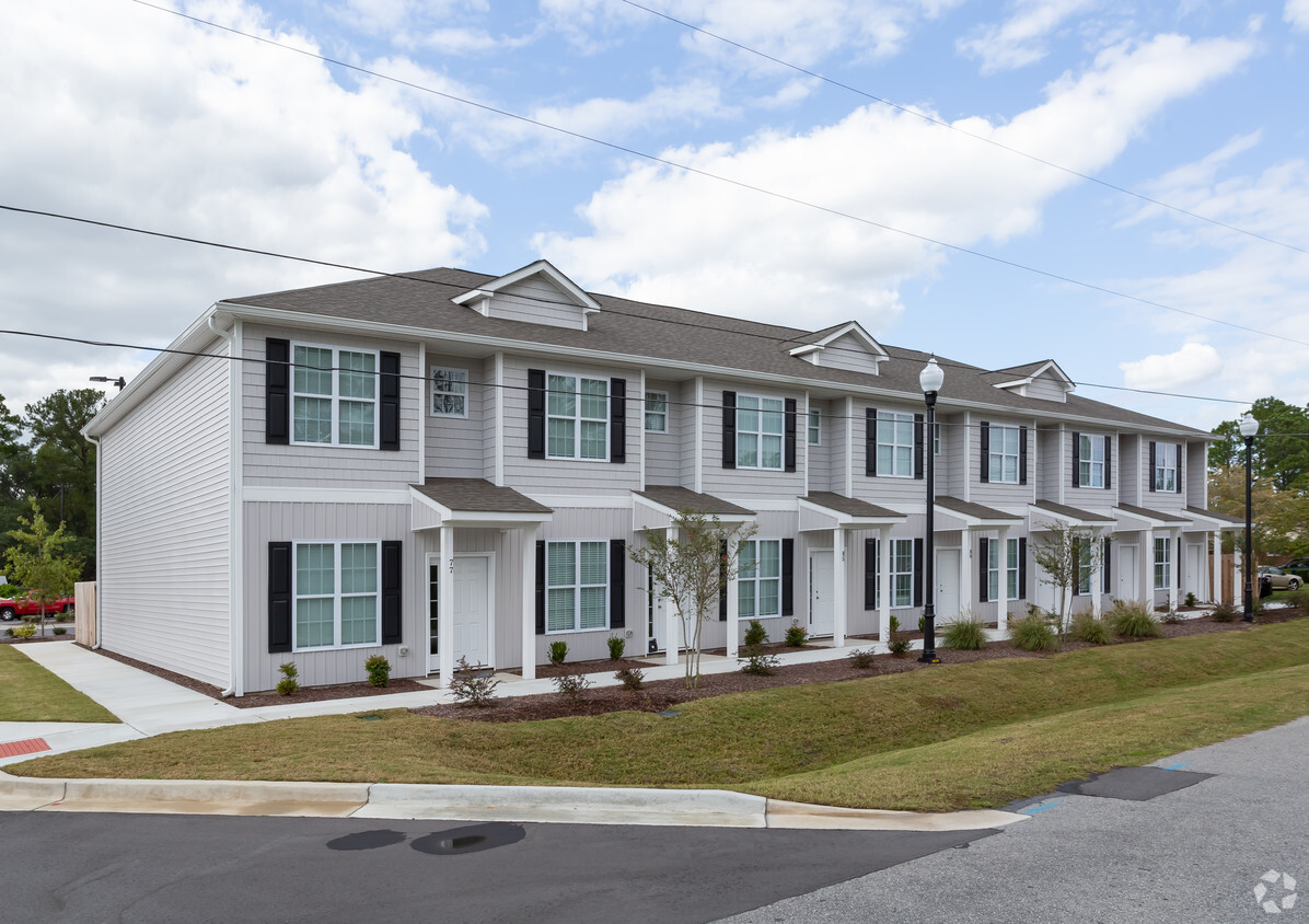 Building Photo - Village At Dresser Lane