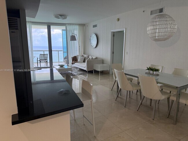 Building Photo - 17121 Collins Ave