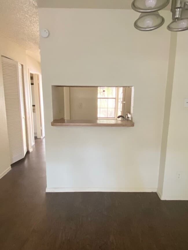 Building Photo - 2 BEDROOM CONDO BY UNT
