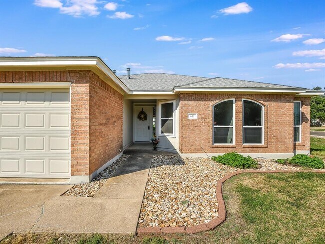 Foto del edificio - 612 Blue Oak Cir