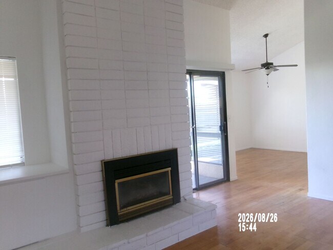 Foto del edificio - 1000 Olive Dr