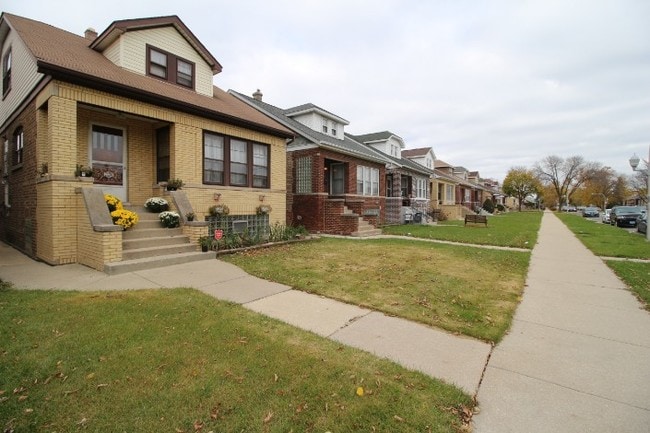 2530 N Parkside Ave, Chicago, IL 60639 House for Rent in