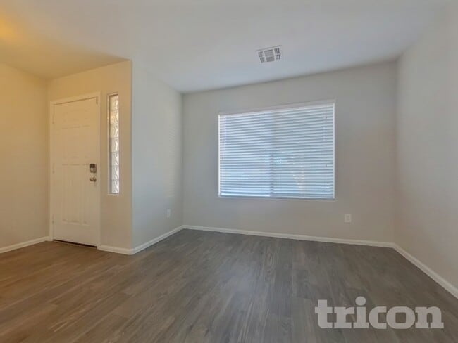 Building Photo - 23634 W Tamarisk Ave