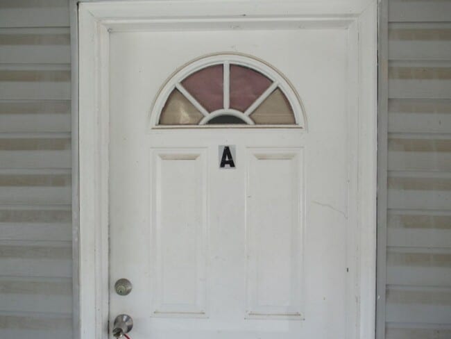 Building Photo - Ave C, 116A