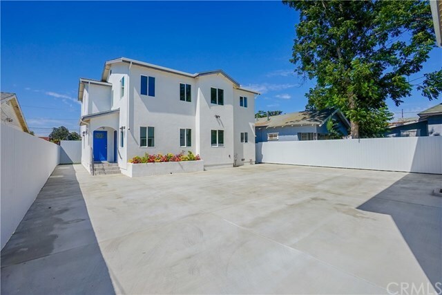 Photo - 1231 E 45th St House