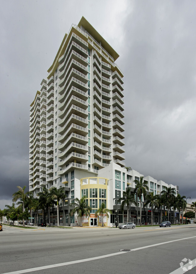 Second Plaza Apartments Miami