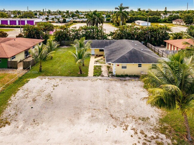 Foto del edificio - 4610 Hairland Dr