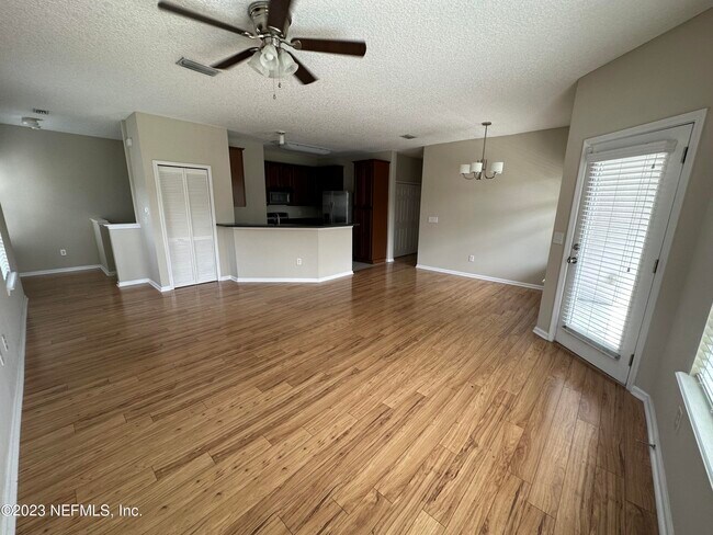 Building Photo - 7220 Deerfoot Cir