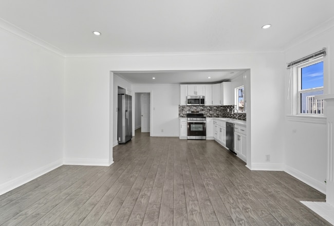 Building Photo - 4617 7th Ave