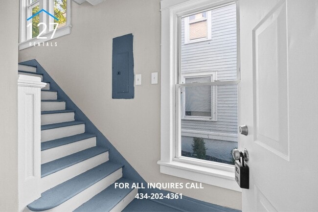 Building Photo - Lovely 3/1 located close on Historic Rivermont