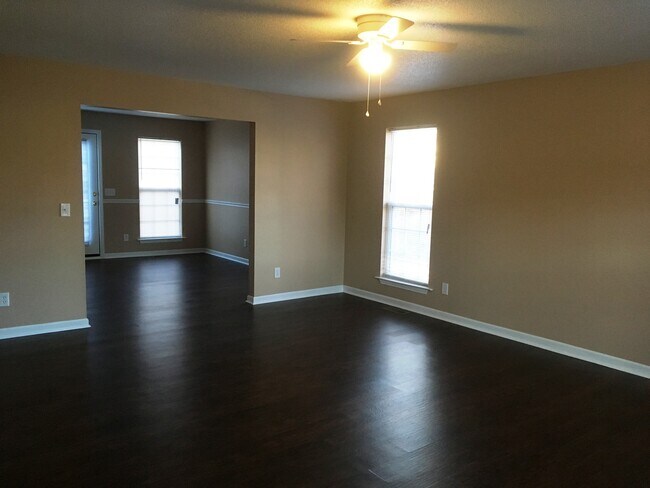 Building Photo - 218 Vesper Circle