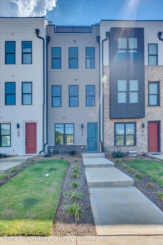 Primary Photo - 3 br, 2.5 bath House - 513 W. Tremont Ave.