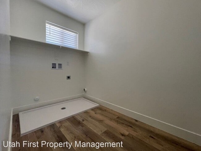 Building Photo - 4 br, 2.5 bath House - 5888 S Fairlane Way