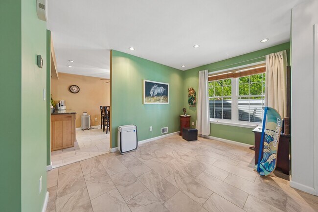 Foto del edificio - 212 Westchester Ct