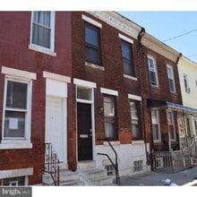 Building Photo - 726 Tree St