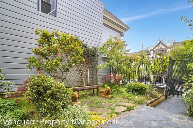 Building Photo - 6 br, 3.5 bath Apartment - 2030 Lyon Street