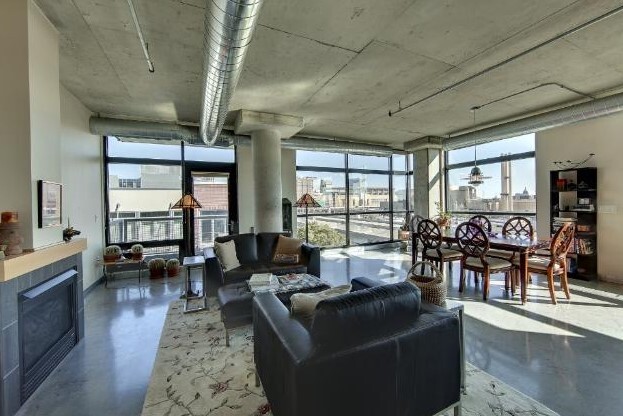 Fifth Floor 3/2 Corner Condo for Rent - 720 N 4th St
