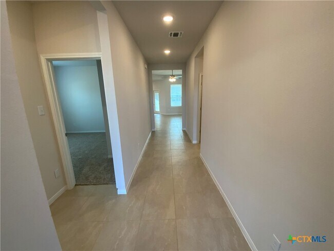 Foto del edificio - 525 Oxford Ln