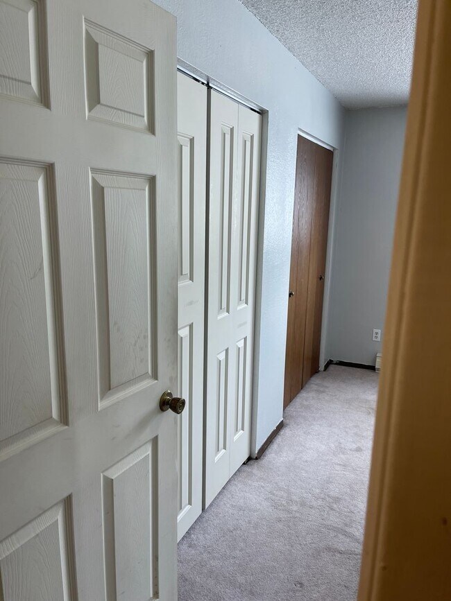 Foto del edificio - 1 BR/1 B near shopping center, UMED, and the Military base JBER.