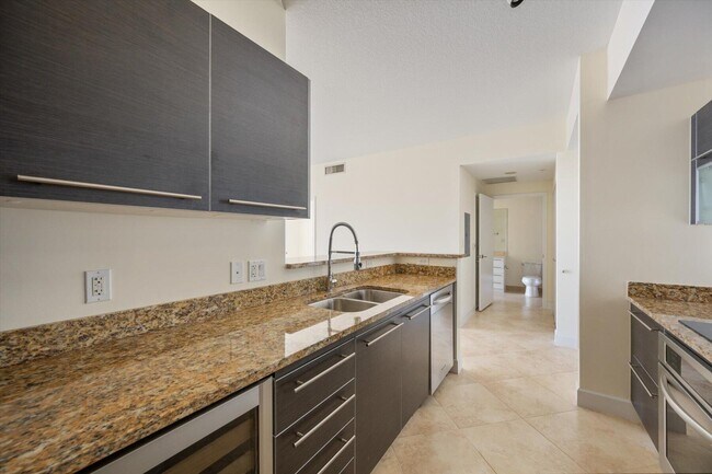 Foto del edificio - 550 Okeechobee Blvd