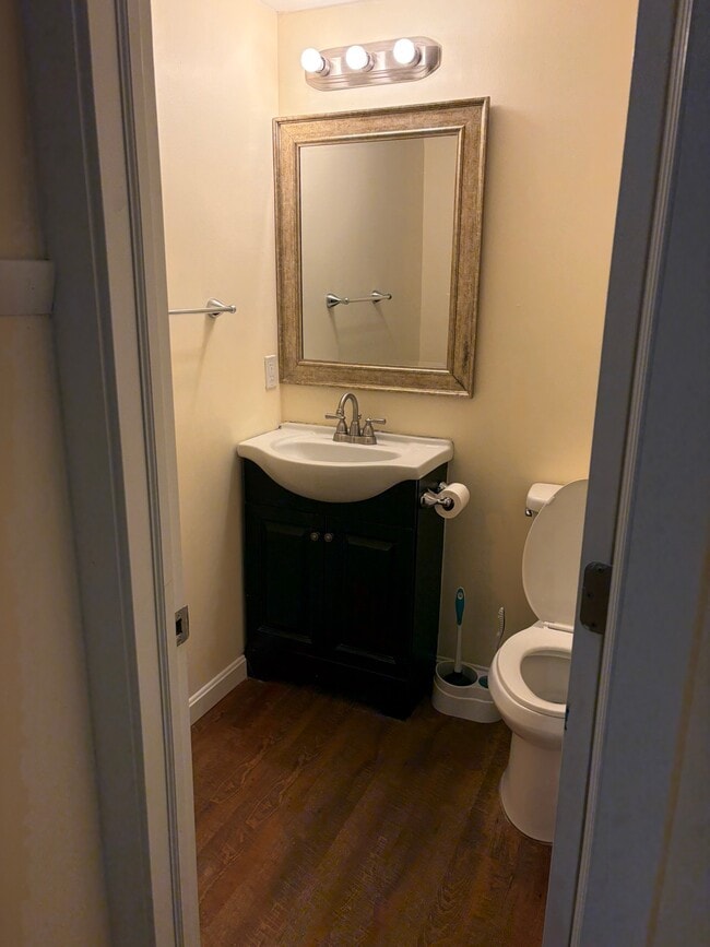 Bathroom - 46 School St