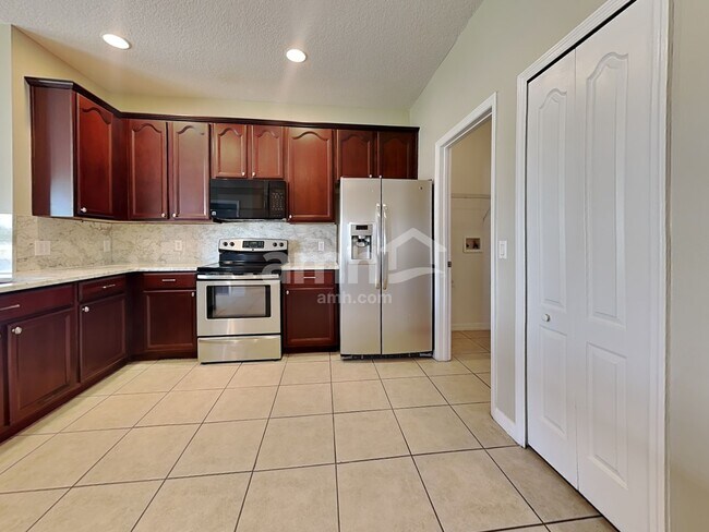 Building Photo - 3189 Dasha Palm Dr