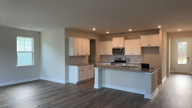 Building Photo - 1820 Hardwood Ct