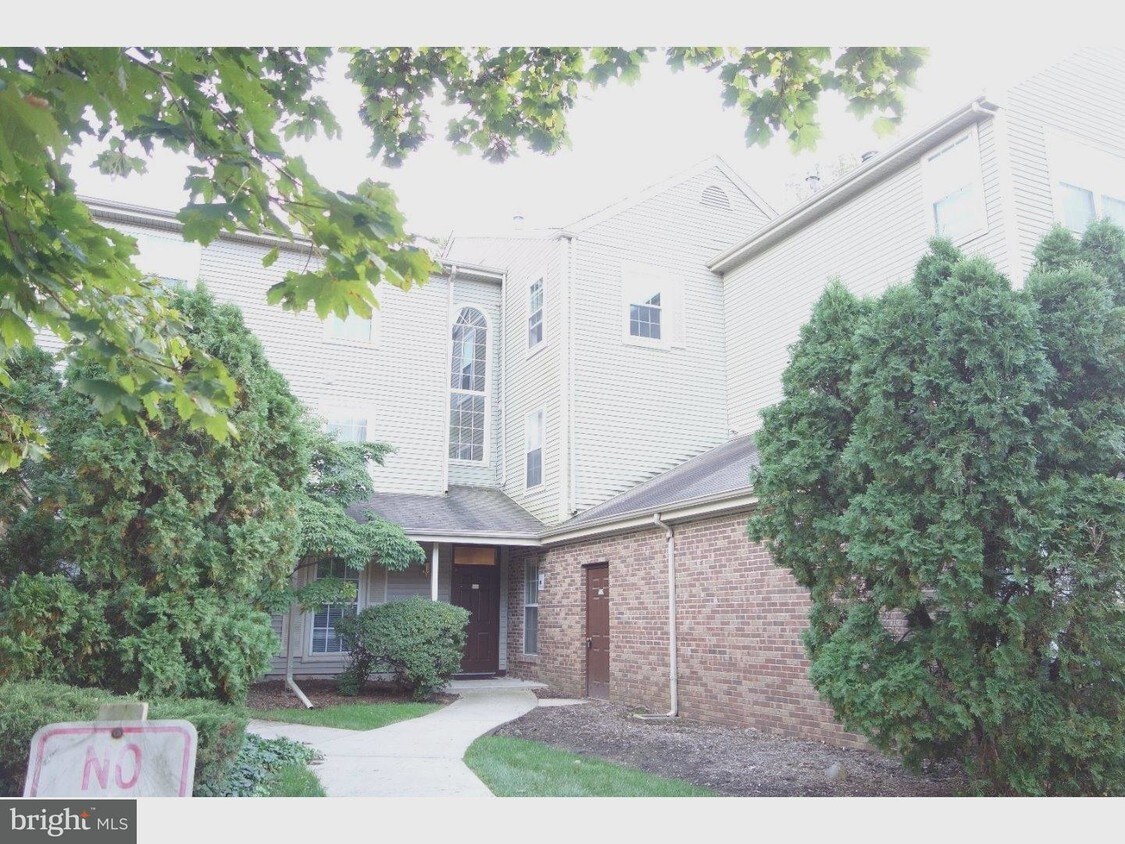 Foto principal - 3351 Cypress Ct