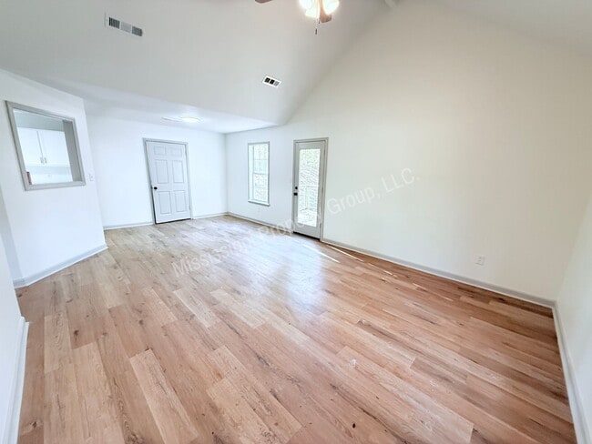 Photo - 3BR/2BA For Rent Apartment
